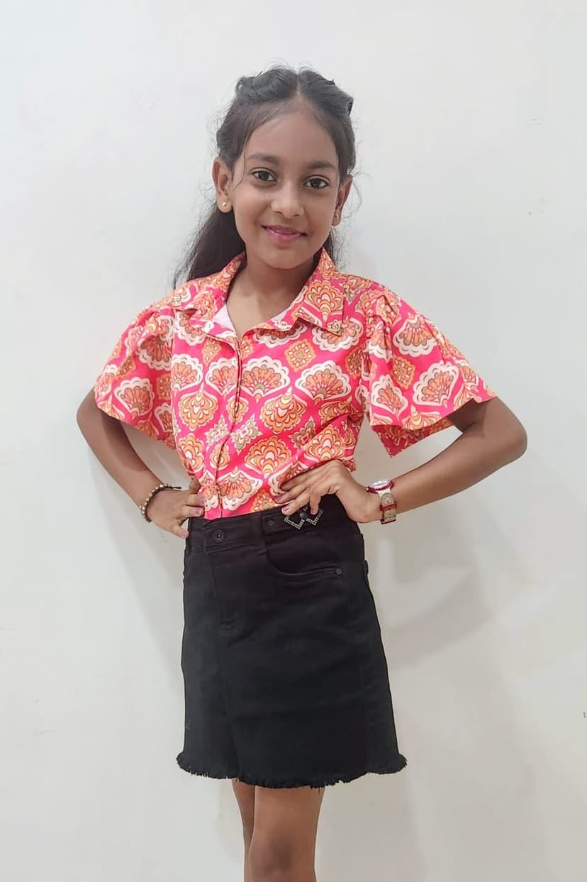 Khushi Garg posing confidently