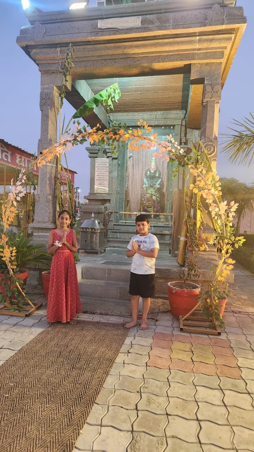 Khushi and Arnav at a temple